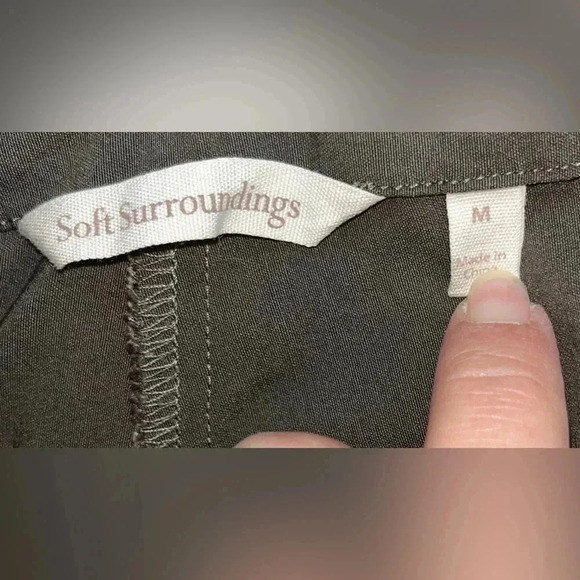 Soft Surroundings Ruffled seam Pants Olive Drab side zip stretchy - Picture 5 of 6